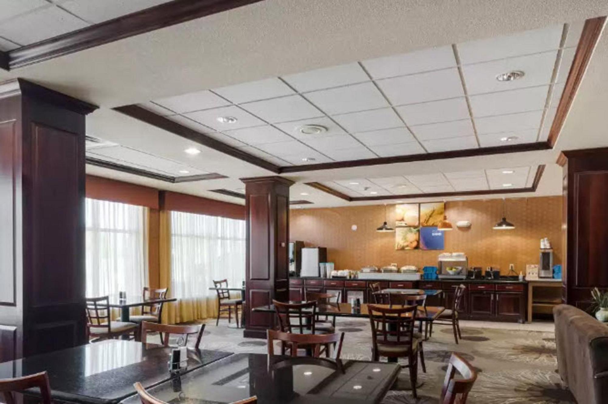 Lake Texoma Inn And Suites Denison Exteriér fotografie